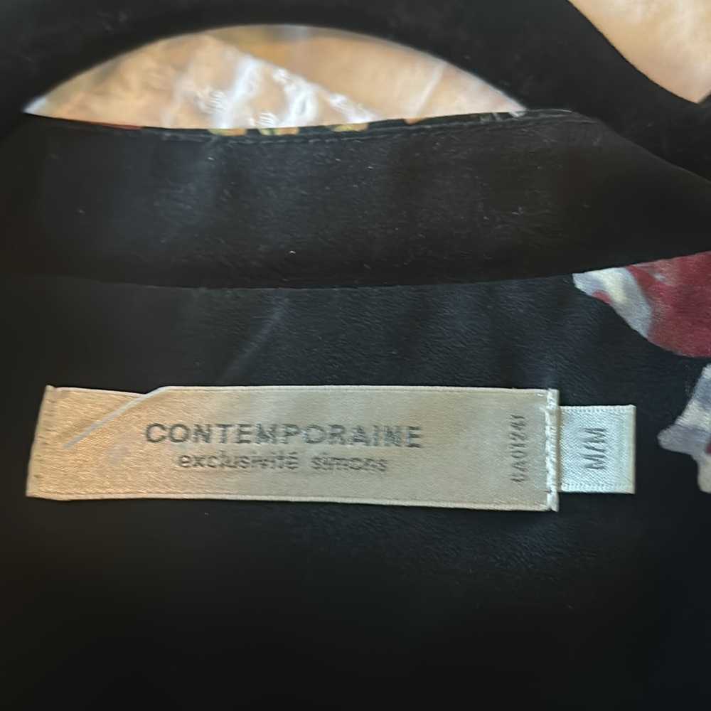 floral jacket with gold, zipper, and elastic sized waistband. - Picture 4 of 4